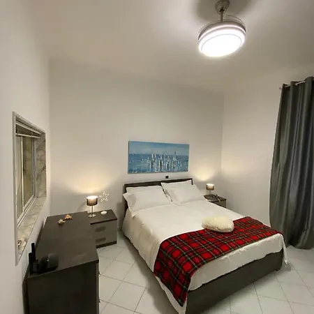 Piano Apartment *